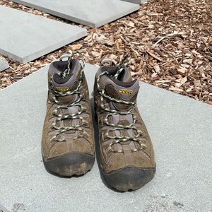 Keen Women's Targhee Mid Hiking Boots